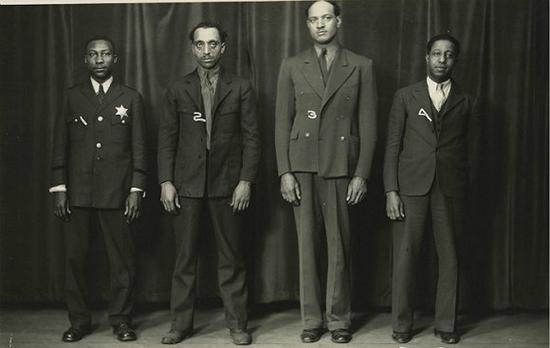 Jeff Briggs, Robert Sims, Otis Hall和 Peter Pamphlet,芝加哥警察局