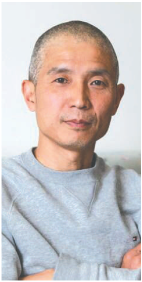 摄影爱好者金民14日早晨拍了100多张照片,从中选出15张拼成了这张雪山美景图