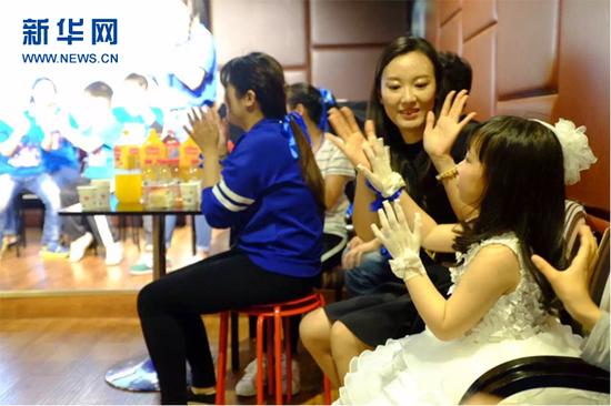 关爱自闭症儿童蓝丝带公益主题跑在锦城湖公