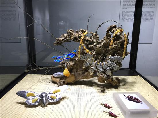 《琥珀里的海浪声：波兰琥珀珠宝展》展览作品