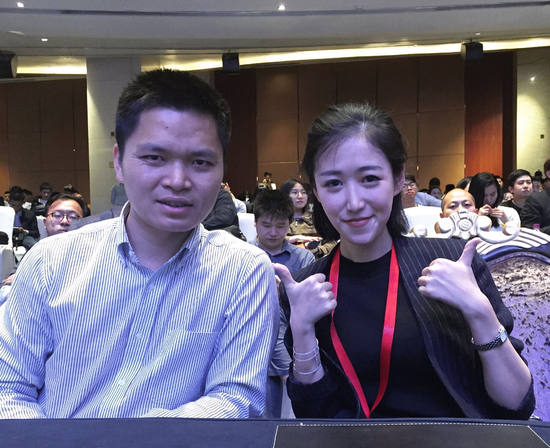 (左:唱吧CEO 陈华 右:张露丹)