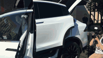 性感尤物 试驾特斯拉model x 90d