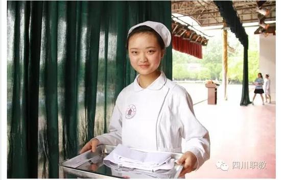 国际护士节 四川大学附设华西卫生学校举行授