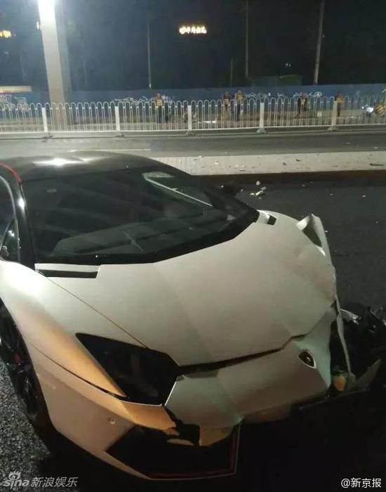 李易峰超跑出车祸