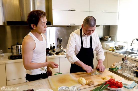  冯小刚宅内景曝光  千万名画装点客厅_新浪四川