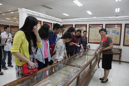 6.26禁毒防艾宣传周启动仪式在成都工业学院