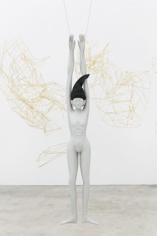 徐文恺，图腾，树脂、海绵、金属结构，2015