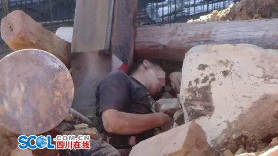 被压驾驶员。