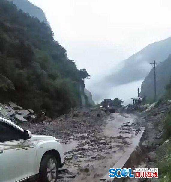 S210线宝兴至灵关段禁止车辆通行_成都汽车网