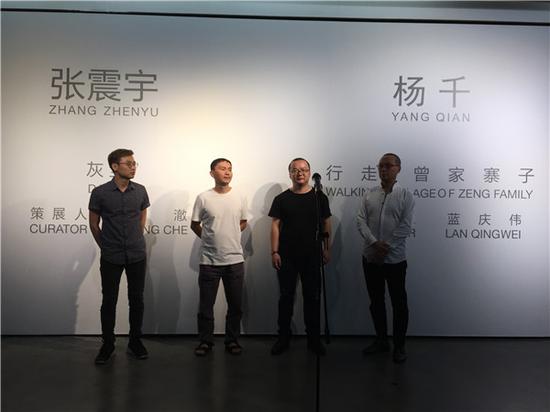 王澈（左一）、张震宇（左二）、蓝庆伟（右二）、杨千（右一）