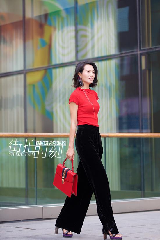 街拍时刻 朱丹天鹅绒阔腿裤演绎腿玩年