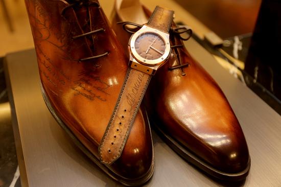 宇舶表携手巴黎百年鞋履世家发布Berluti腕表_新浪四川_新浪网