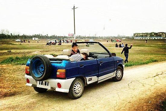 300元买个报废奥拓改成了敞篷车