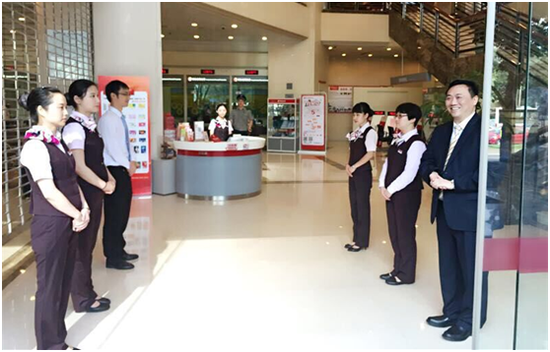 招商银行成都分行感动服务 携手温马打造最美