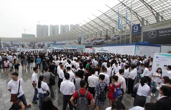 驾驭君支招如何乘坐公交地铁看车展_成都汽车