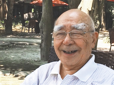 潘慈康 四川省泌尿外科开拓者之一,1991年获国务院政府特殊津贴,曾任四川省人民医院院长,“医学终身成就奖”获得者。2016年9月22日零时16分,因病抢救无效,与世长辞,享年90岁。