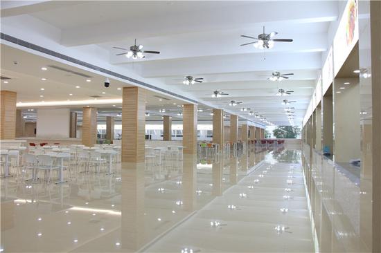 四川大学锦江学院食堂太美 学生直呼吃饭要考