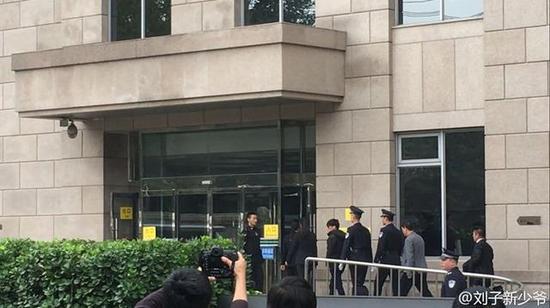 王宝强离婚案开庭 马蓉诉侵权同天同法院开审