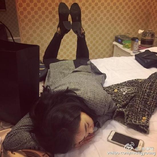 为什么睡觉的时候腿会竖起来 rg62-fxxaeqk5438796.jpg