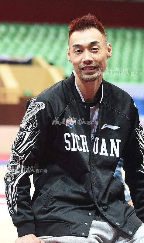 CBA联赛将至 川军大将入院输液