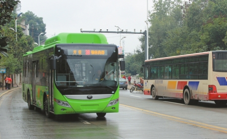 自贡新投入60台高级公交车。