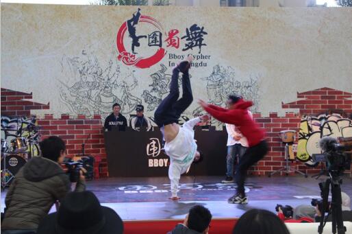 节围蜀舞国际街舞大赛上,韩国街舞顶尖高手