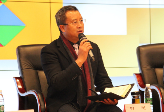 石室中学校长田间回应学生提案