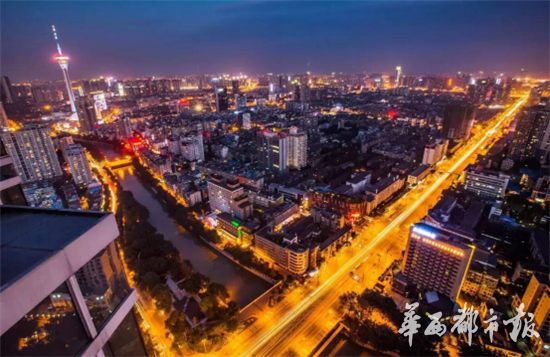 繁华热闹的建设路商圈