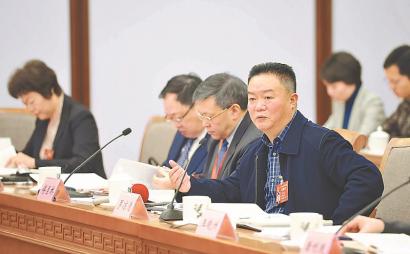 罗凉清代表建议打造更合理的质量标准体系,为川企走出去提供有力支撑。 川报集团特派记者 何海洋 摄