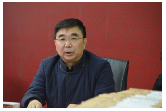 副校长李云峰在交流会上介绍供应商的选择标准