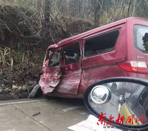 车祸现场(图据网友)