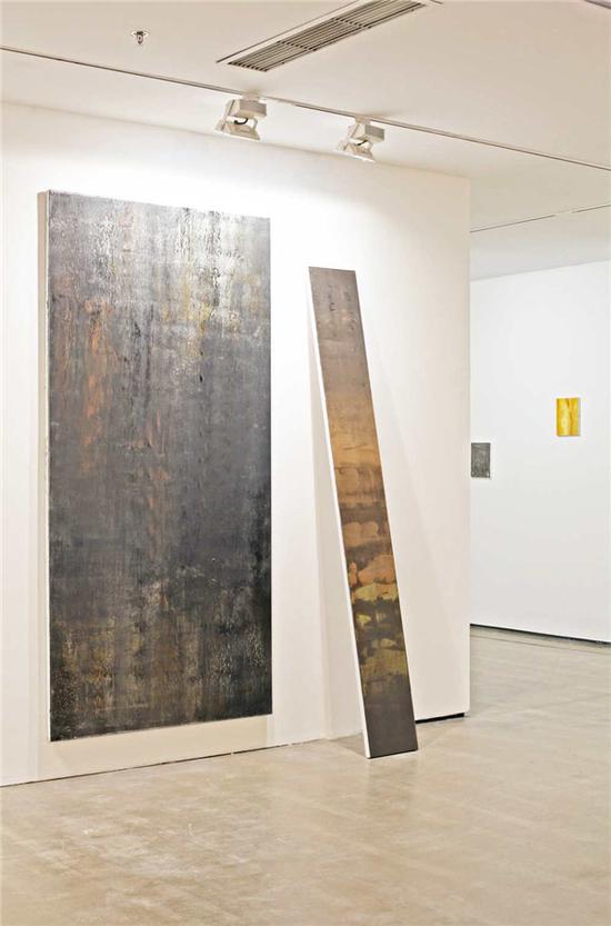 韩梦云，在宥，布面油画，244×120cm + 244×30.5 cm，2013
