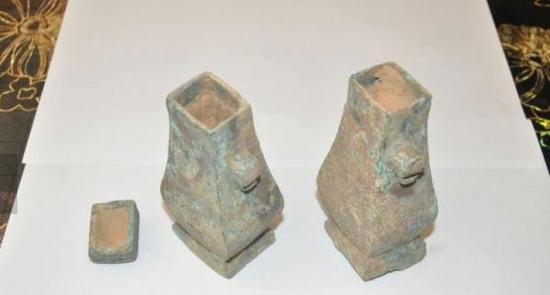 男子自学风水学和盗墓技能 与同伙盗掘18件文