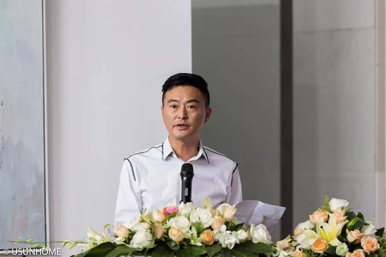 策展人邱伟致辞