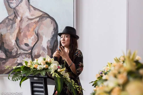 艺术家曾妮致辞