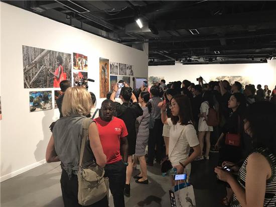 “重返大地——周小平艺术澳洲”展览现场