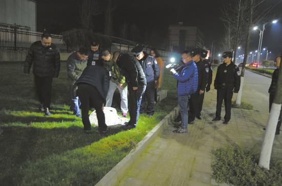 什邡环保警察现场取证
