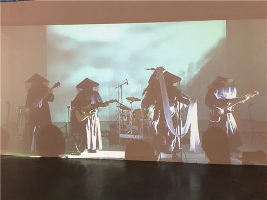 驱散阴霾:周褐褐新作展现场