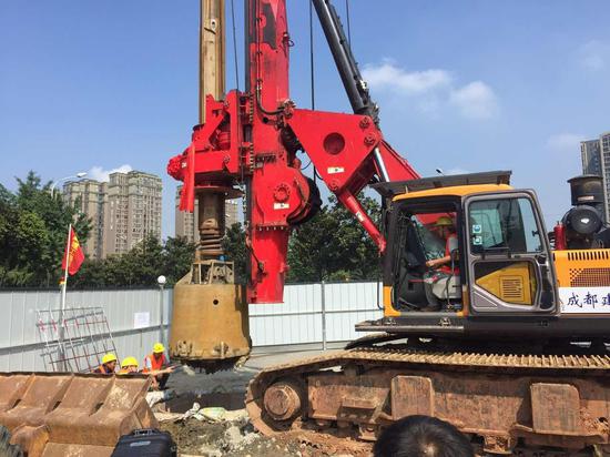 金瑞路跨线桥桩基开钻