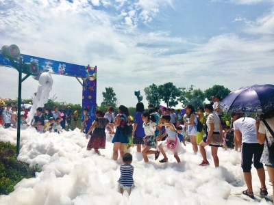 土地入股 成都村民集体开农家乐当老板