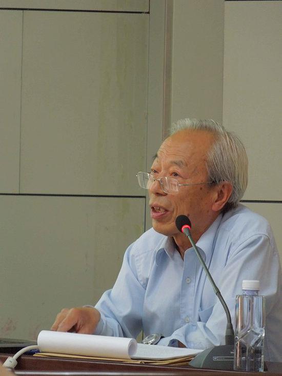 2014年7月为学生讲座的彭金章