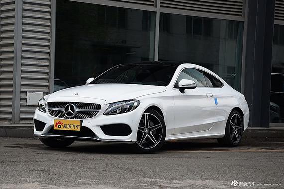 图为现款奔驰C 200轿跑车