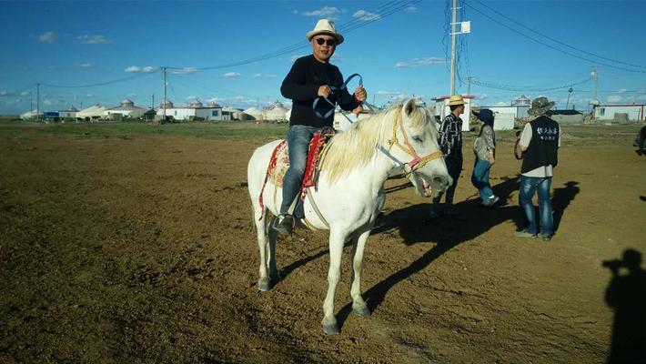 艺术家薛磊生活照