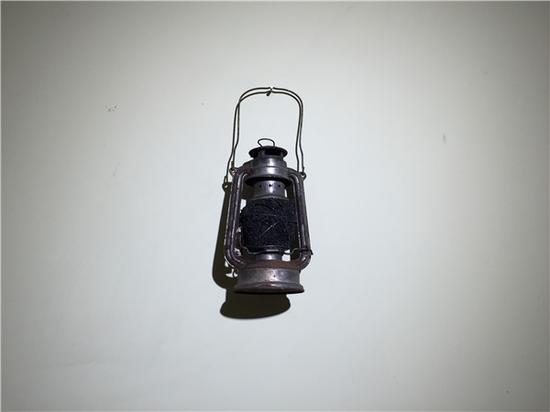 艺术家雪芹子的作品《失明之一》