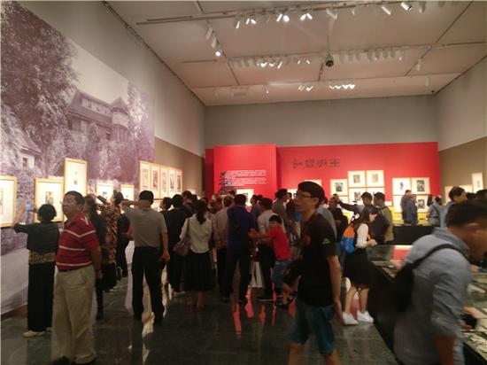 从硝烟中走出的人民艺术家——李少言作品文献展开幕式现场
