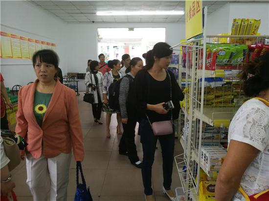 参观小卖部