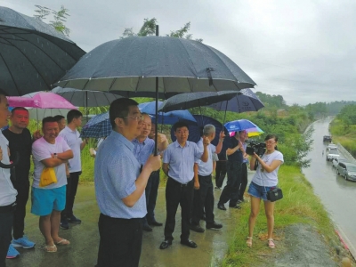 省案件督办组冒雨督办绵阳三台县刘营镇大围坝沙场。