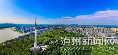天更蓝、水更清、山更绿,长江与沱江交汇,造就一座美丽的城市——泸州。记者 牟科 摄