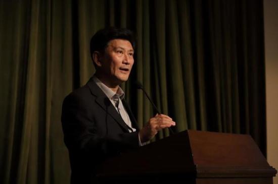 上海博物馆馆长杨志刚做了题为“博物馆志愿者:构建博物馆与社会沟通的桥梁”的主旨演讲