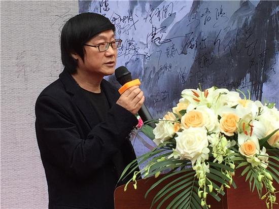 四川省美术家协会常务副主席兼秘书长、四川美术馆馆长梁时民在开幕式上致辞
